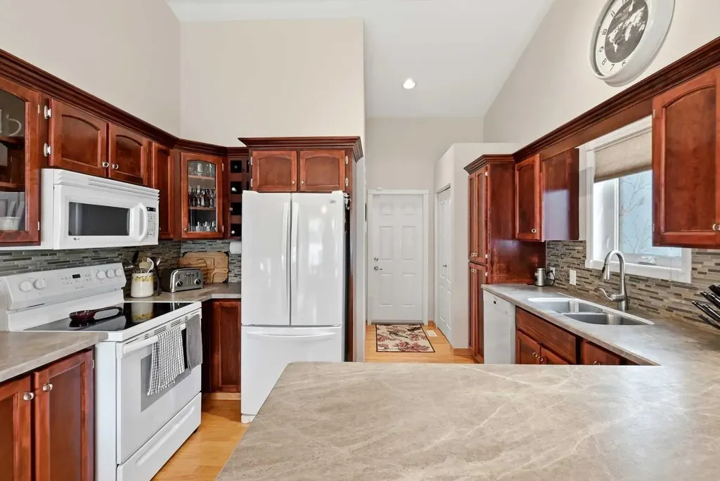 19 Excell Street Red Deer AB T4R 2N2