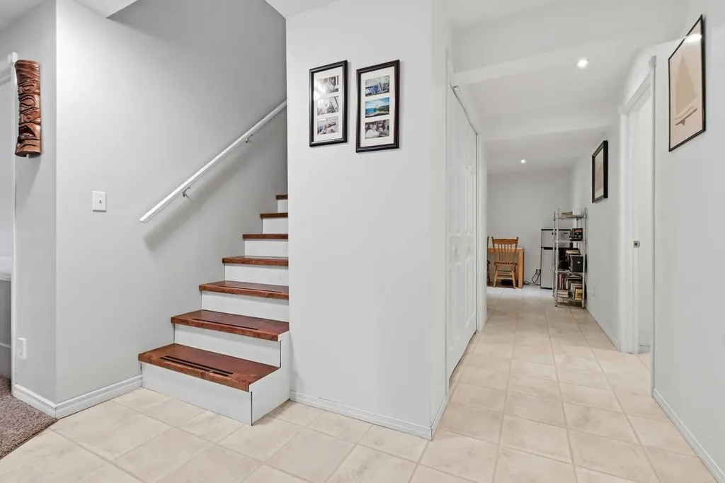 19 Excell Street Red Deer AB T4R 2N2