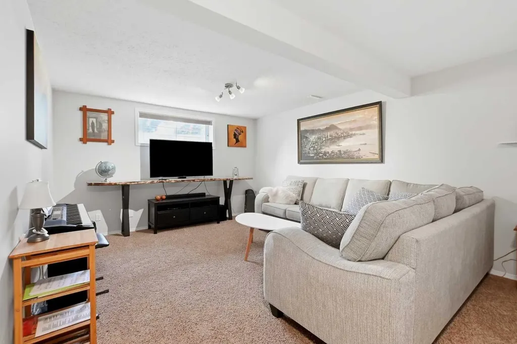19 Excell Street Red Deer AB T4R 2N2