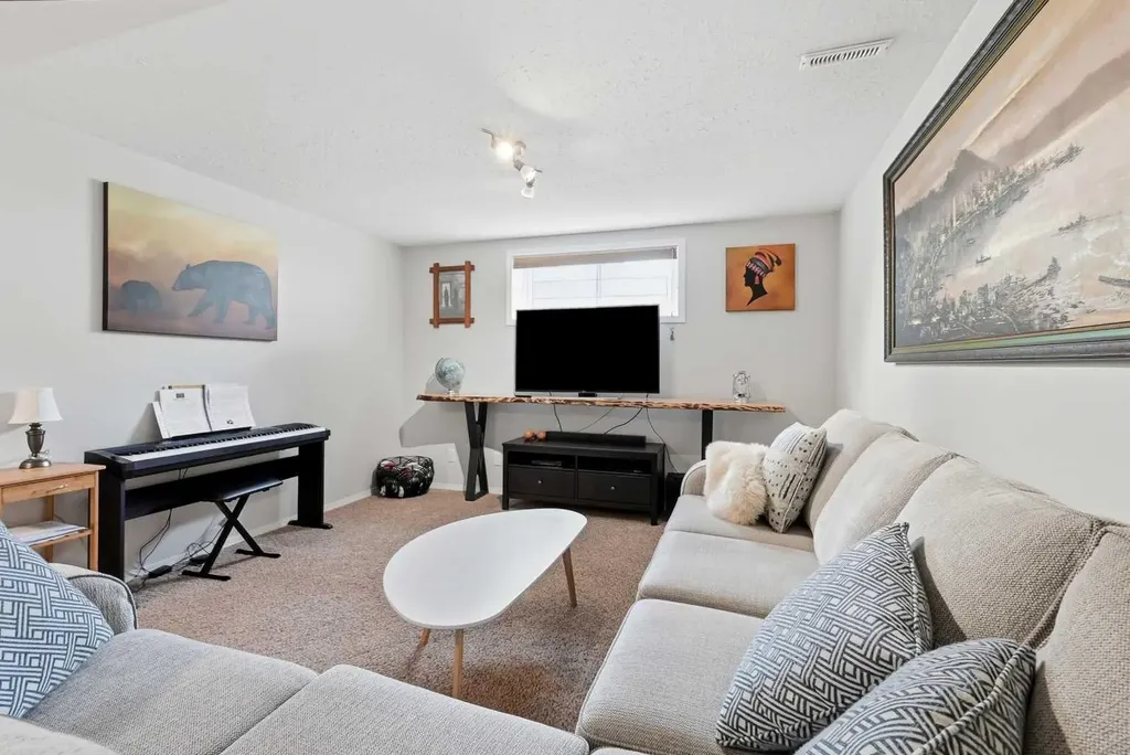 19 Excell Street Red Deer AB T4R 2N2