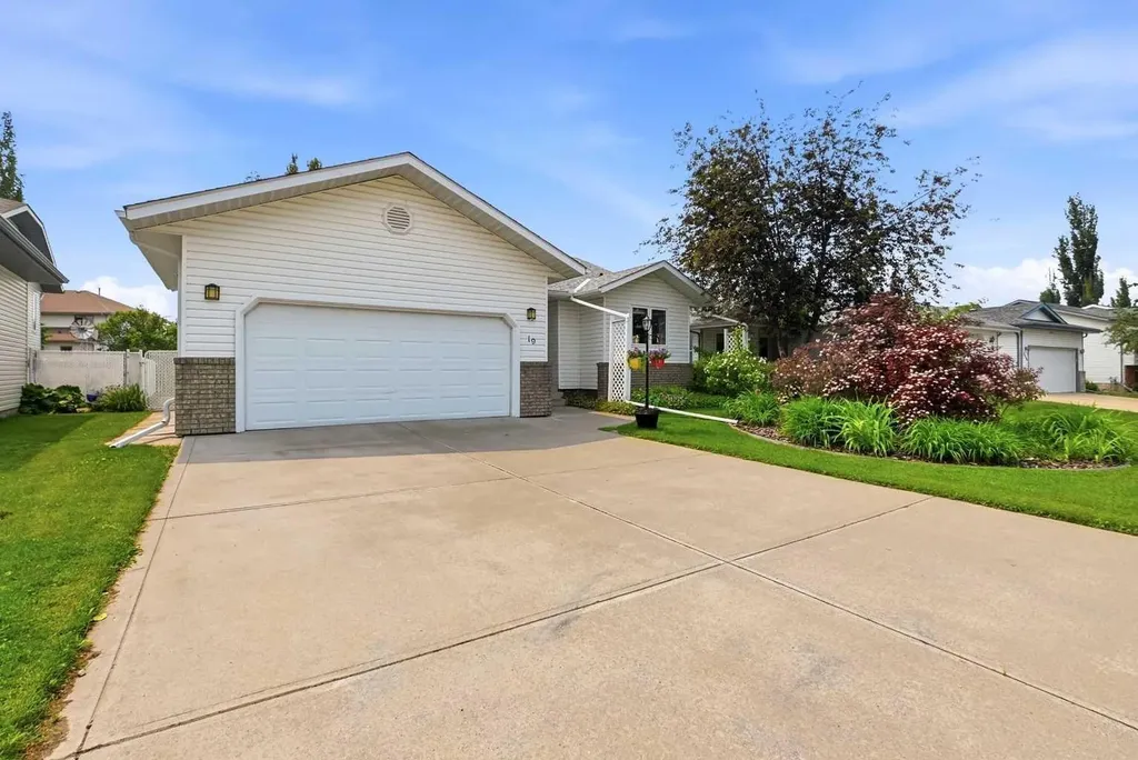 19 Excell Street Red Deer AB T4R 2N2