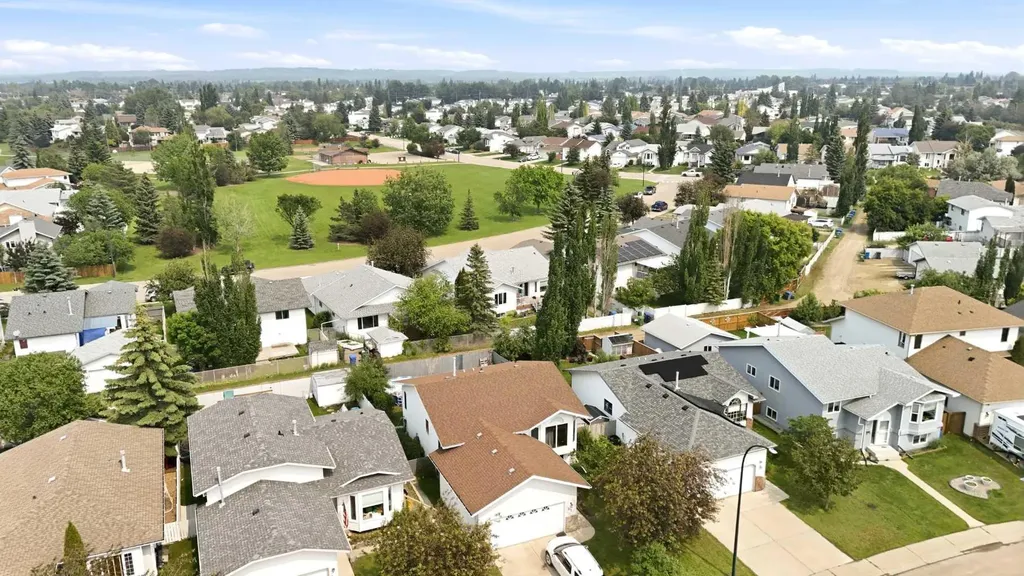 19 Excell Street Red Deer AB T4R 2N2