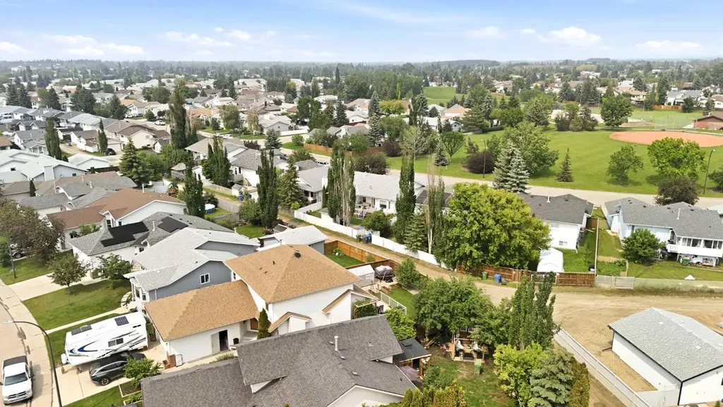 19 Excell Street Red Deer AB T4R 2N2