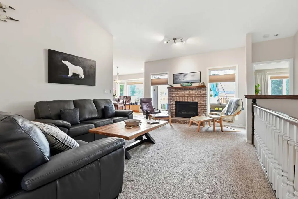 19 Excell Street Red Deer AB T4R 2N2