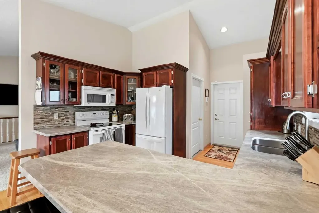 19 Excell Street Red Deer AB T4R 2N2