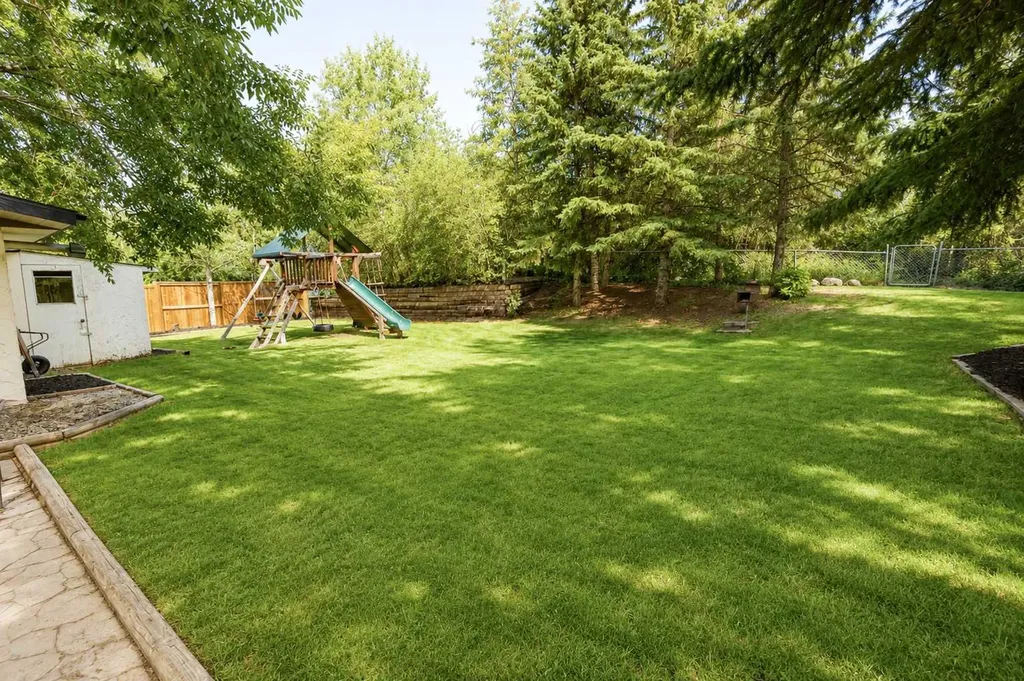 99 Piper Drive Red Deer AB T4P 1L5