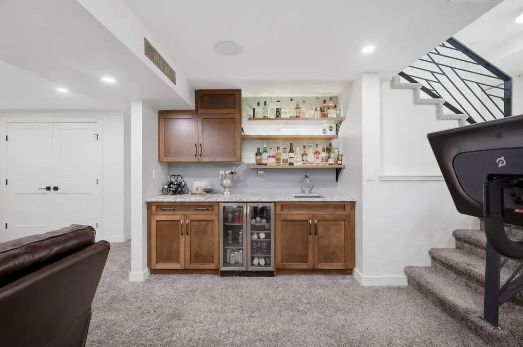 99 Piper Drive Red Deer AB T4P 1L5