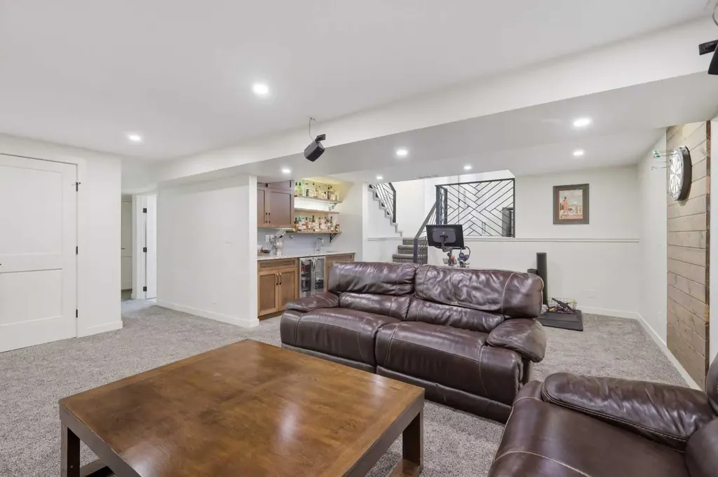 99 Piper Drive Red Deer AB T4P 1L5