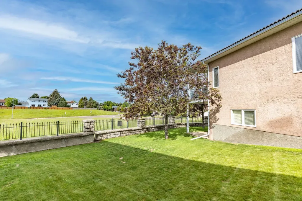 48 Ranchlands Lane NE Medicine Hat AB T1C2A6