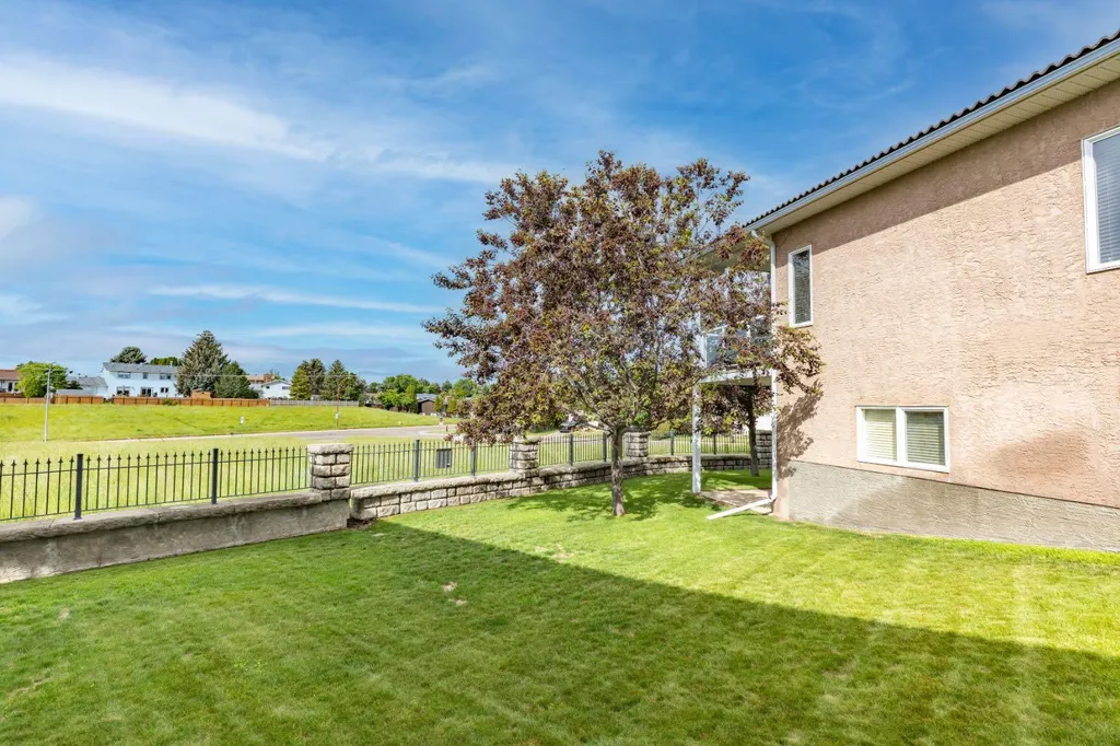 48 Ranchlands Lane NE Medicine Hat AB T1C2A6