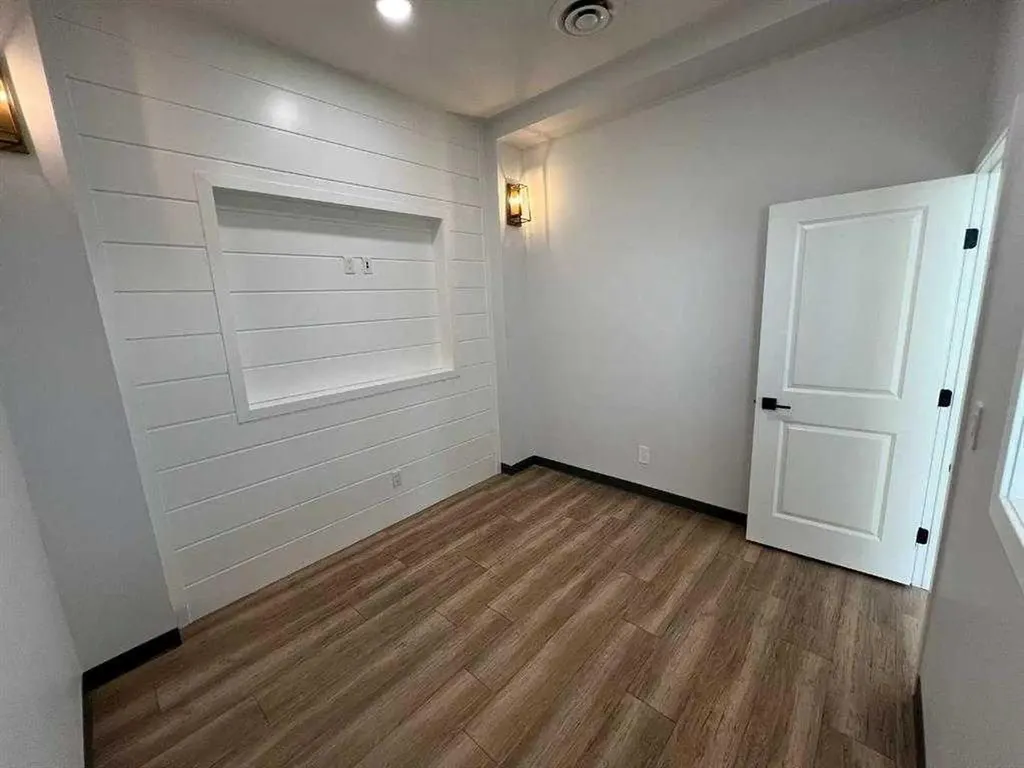 11706 104 Avenue Grande Prairie AB T8V 6K3