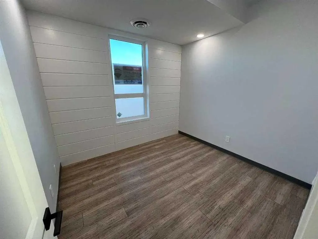 11706 104 Avenue Grande Prairie AB T8V 6K3
