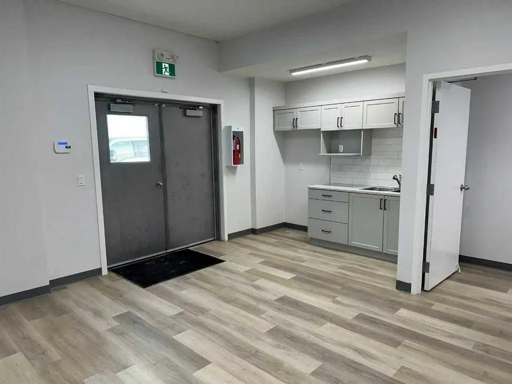 11706 104 Avenue Grande Prairie AB T8V 6K3
