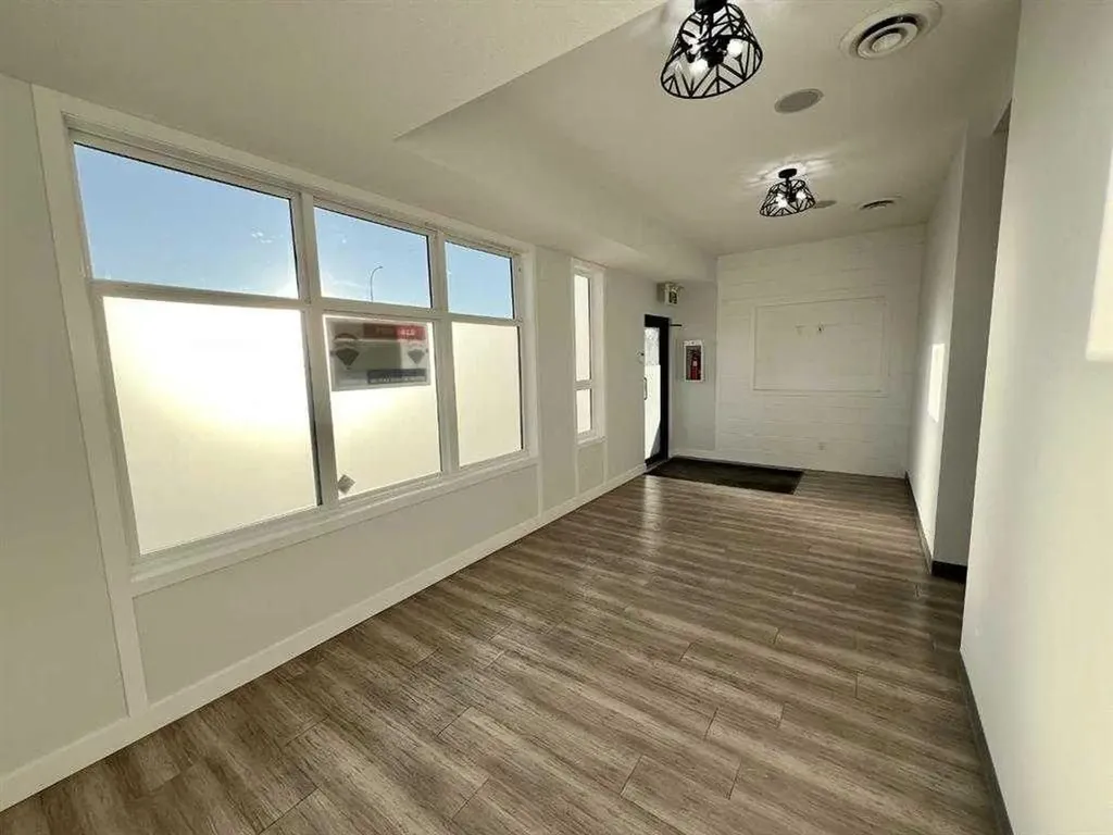 11706 104 Avenue Grande Prairie AB T8V 6K3