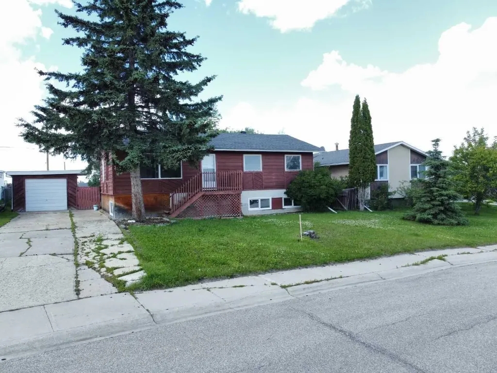 410 7 Street Fox Creek AB t0h1p0