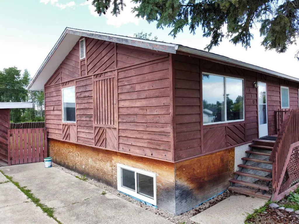 410 7 Street Fox Creek AB t0h1p0