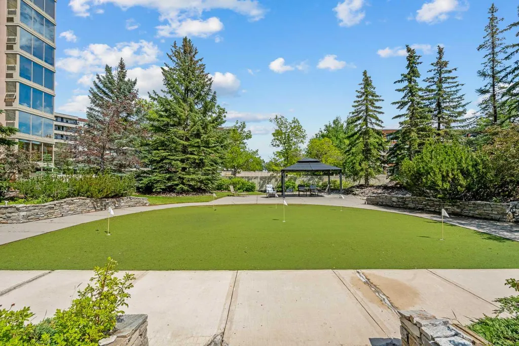 4554 Valiant Drive NW Calgary AB T3A2V5
