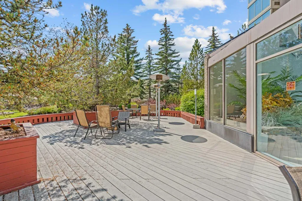 4554 Valiant Drive NW Calgary AB T3A2V5