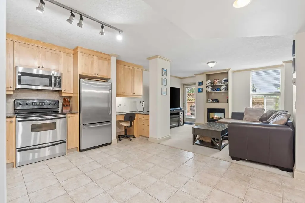 4554 Valiant Drive NW Calgary AB T3A2V5