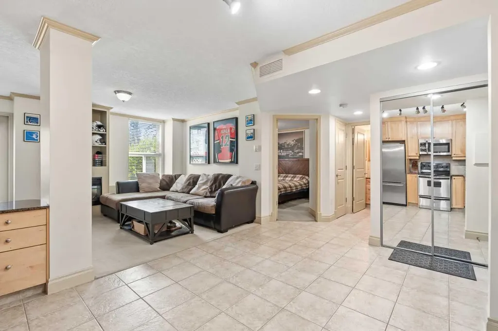 4554 Valiant Drive NW Calgary AB T3A2V5