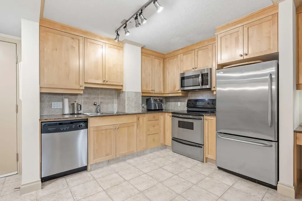 4554 Valiant Drive NW Calgary AB T3A2V5