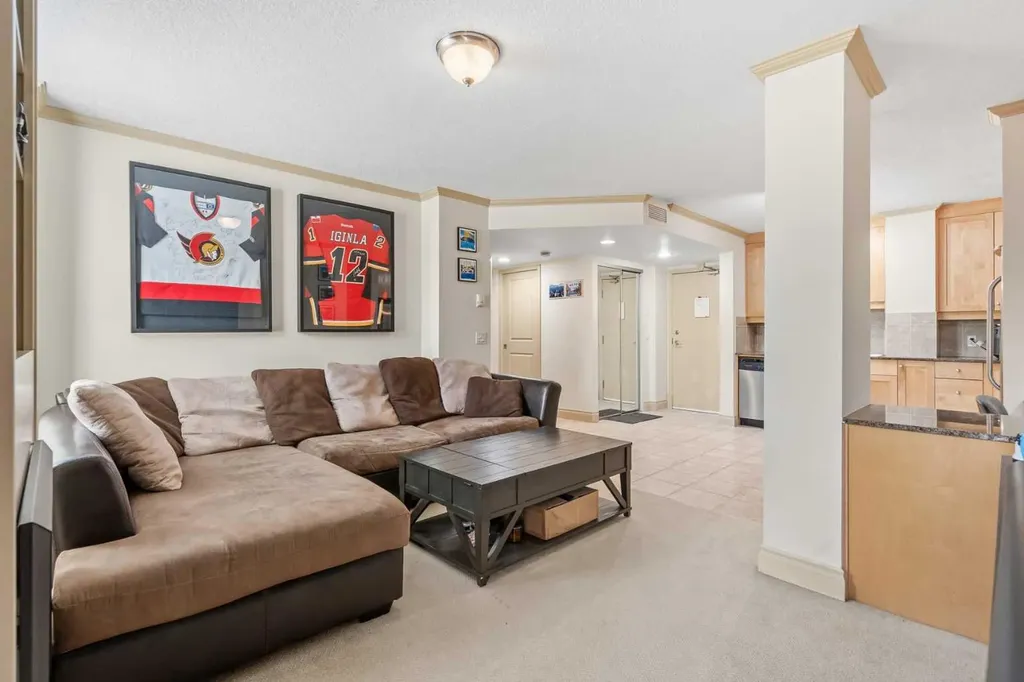 4554 Valiant Drive NW Calgary AB T3A2V5