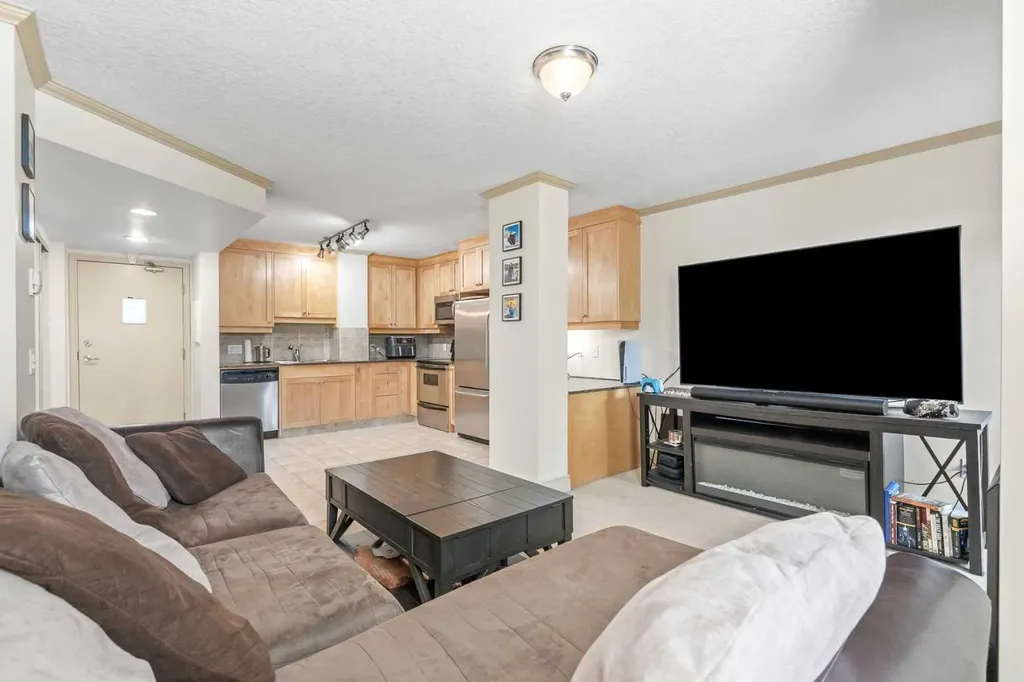4554 Valiant Drive NW Calgary AB T3A2V5
