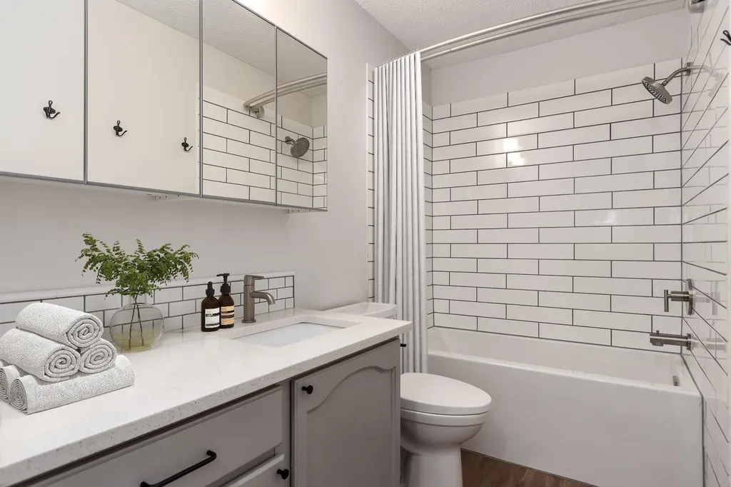 2211 29 Street SW Calgary AB T3E 2K1