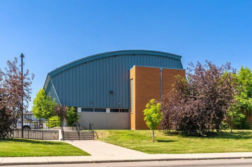 2211 29 Street SW Calgary AB T3E 2K1