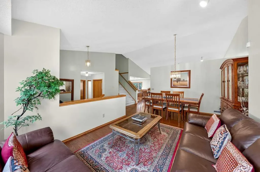 416 Sierra Morena Place SW Calgary AB T3H 2X2