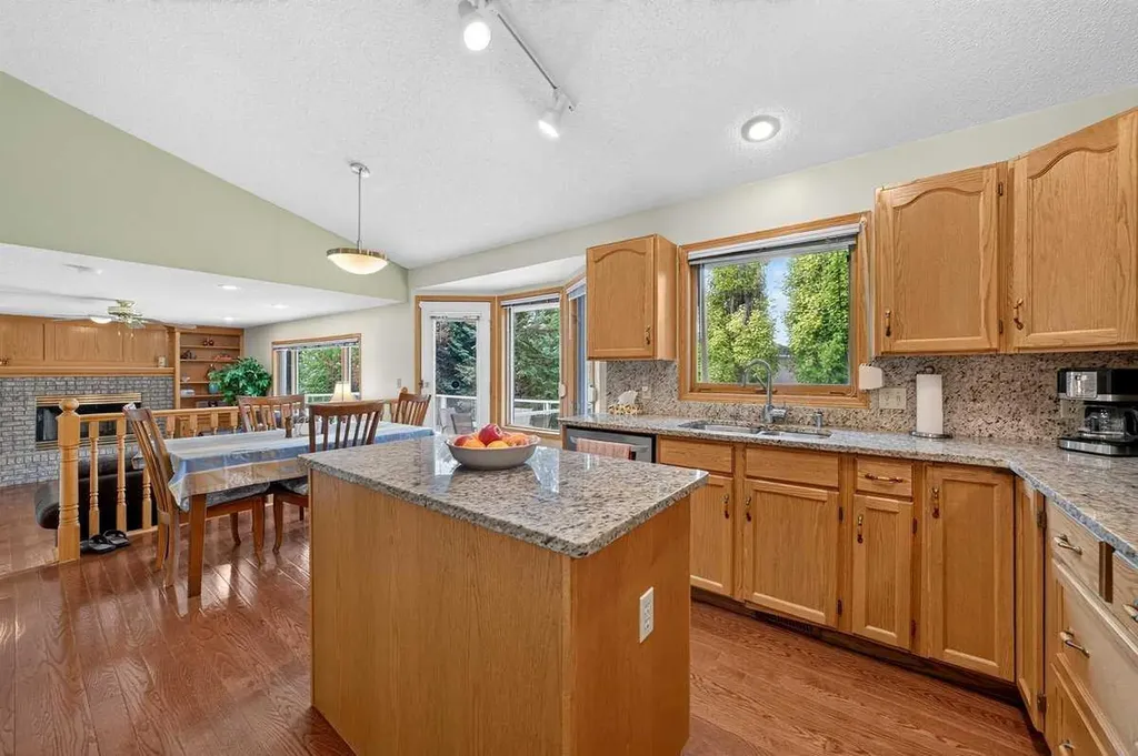 416 Sierra Morena Place SW Calgary AB T3H 2X2