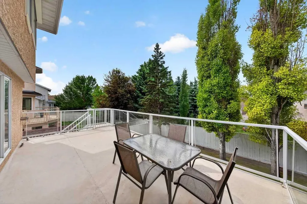 416 Sierra Morena Place SW Calgary AB T3H 2X2