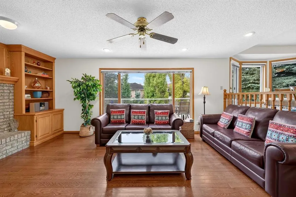 416 Sierra Morena Place SW Calgary AB T3H 2X2