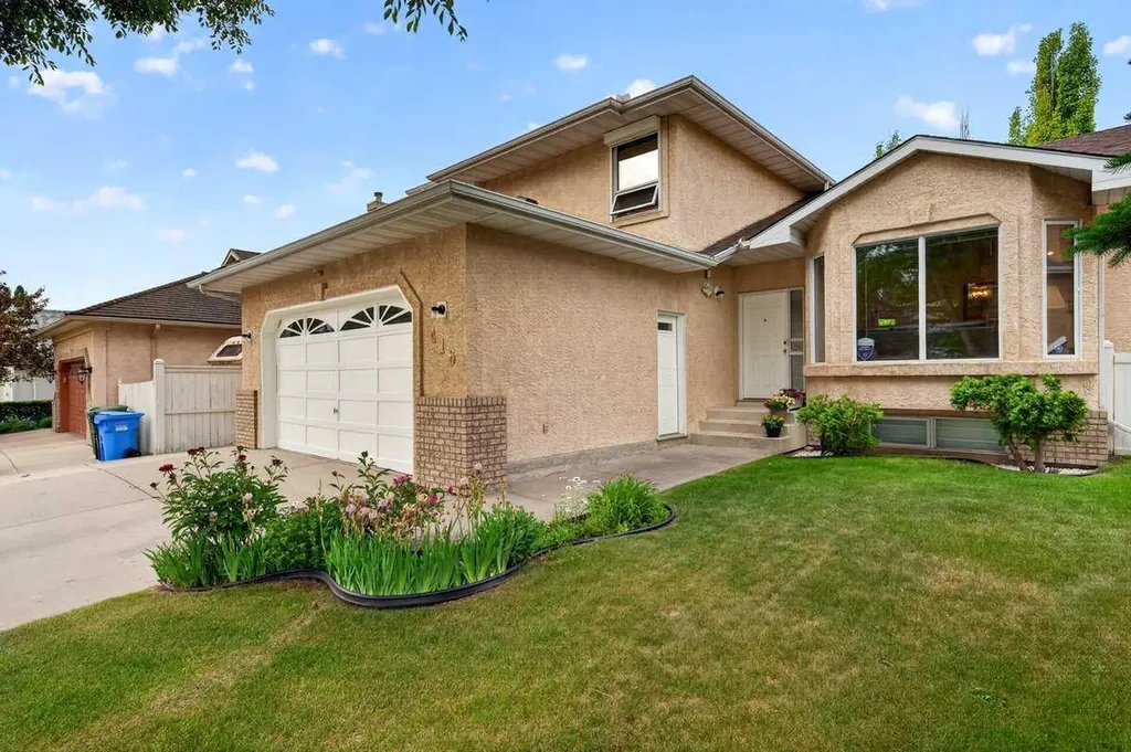 416 Sierra Morena Place SW Calgary AB T3H 2X2