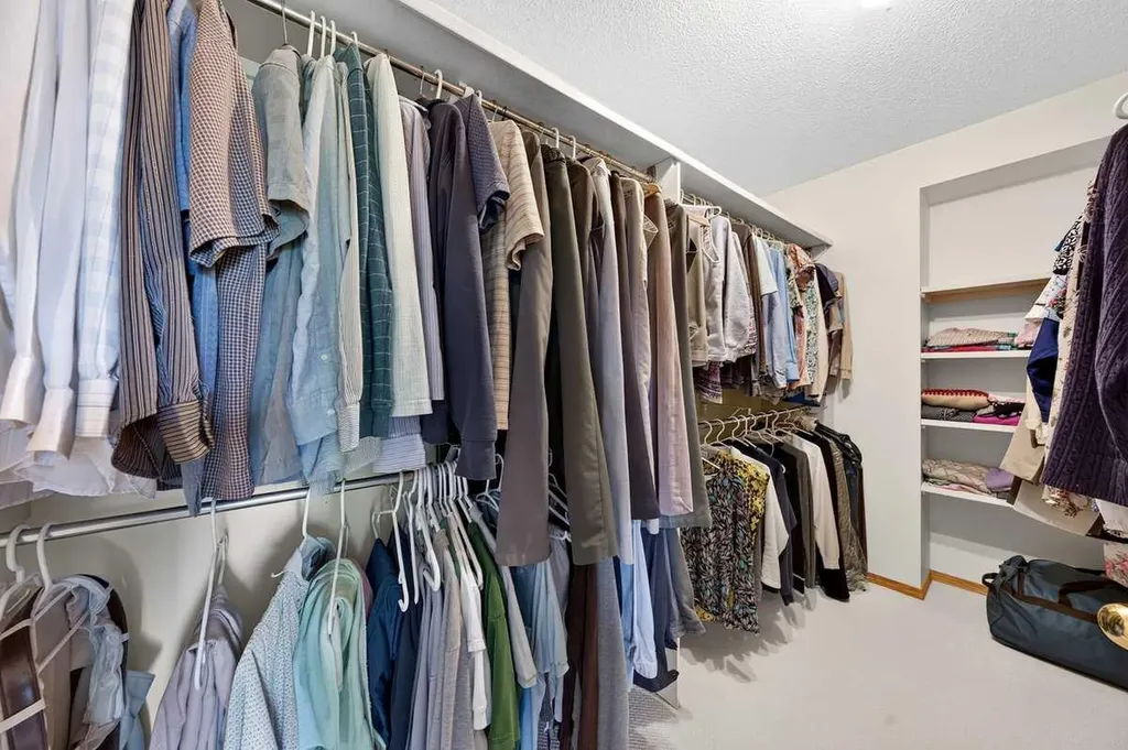 416 Sierra Morena Place SW Calgary AB T3H 2X2