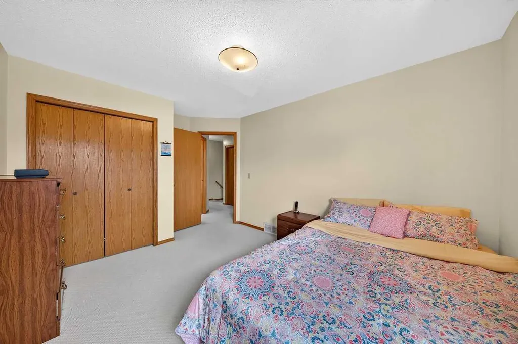 416 Sierra Morena Place SW Calgary AB T3H 2X2