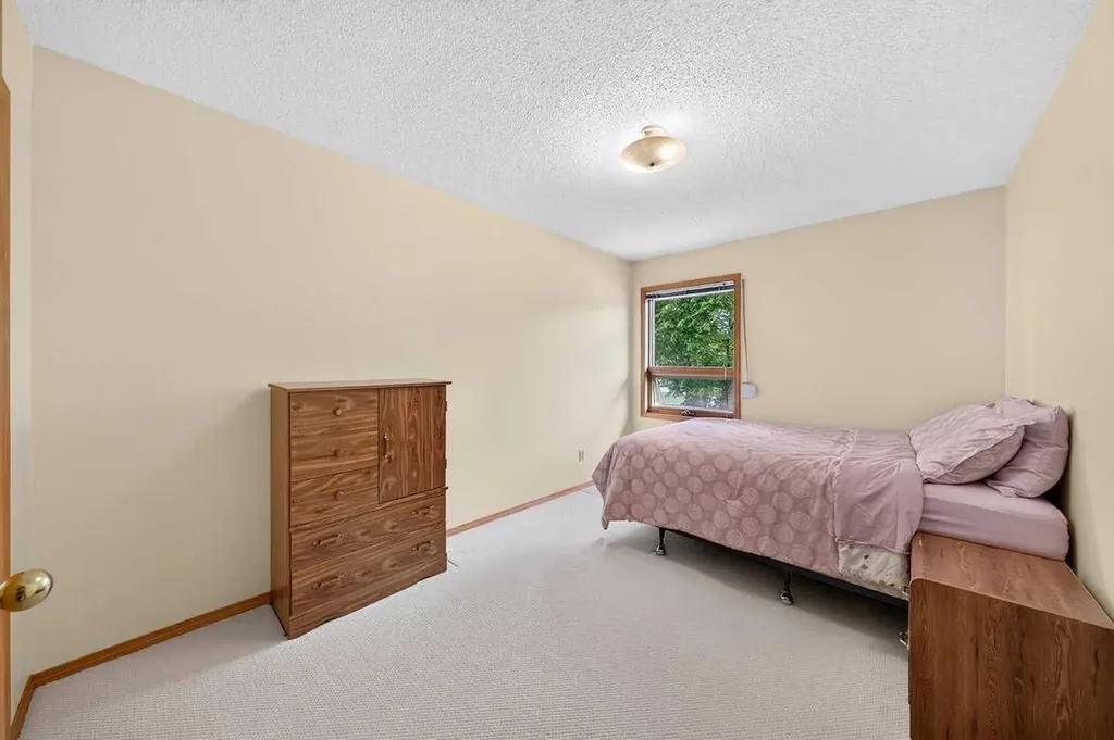 416 Sierra Morena Place SW Calgary AB T3H 2X2
