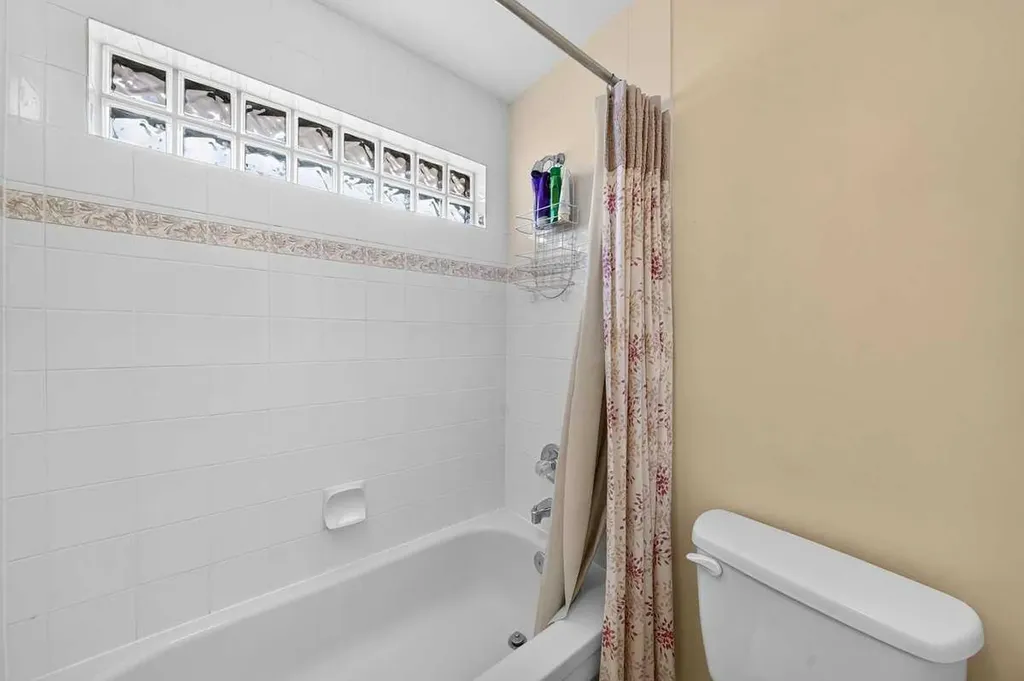 416 Sierra Morena Place SW Calgary AB T3H 2X2