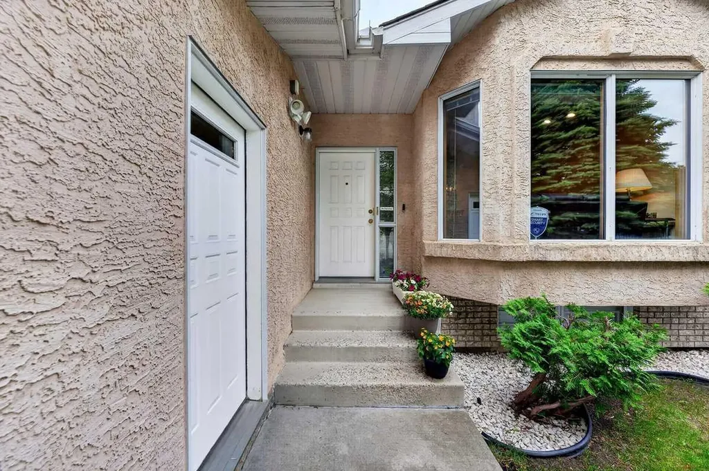 416 Sierra Morena Place SW Calgary AB T3H 2X2