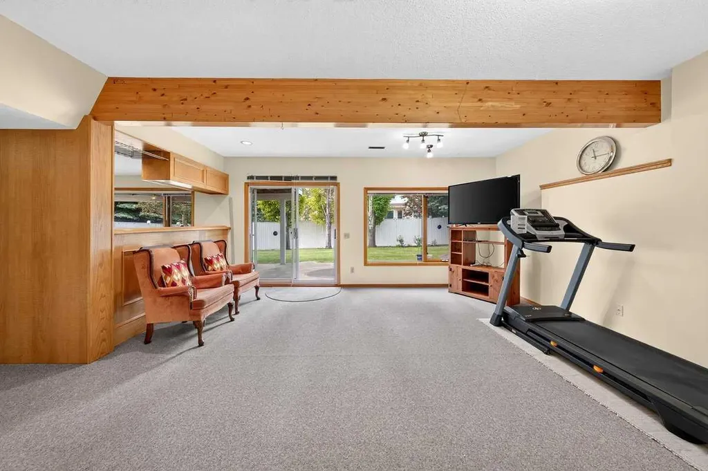 416 Sierra Morena Place SW Calgary AB T3H 2X2