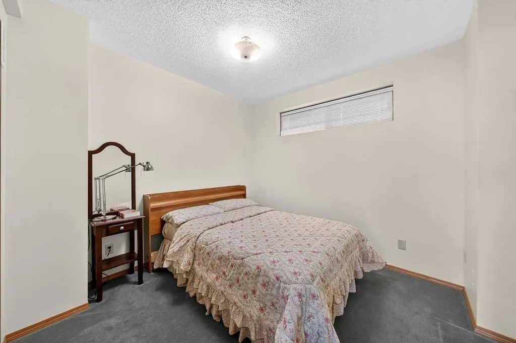 416 Sierra Morena Place SW Calgary AB T3H 2X2