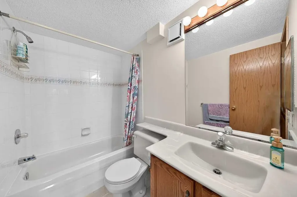416 Sierra Morena Place SW Calgary AB T3H 2X2