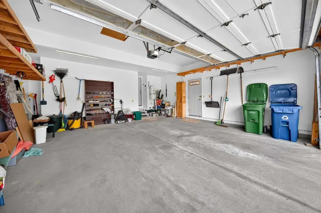 416 Sierra Morena Place SW Calgary AB T3H 2X2