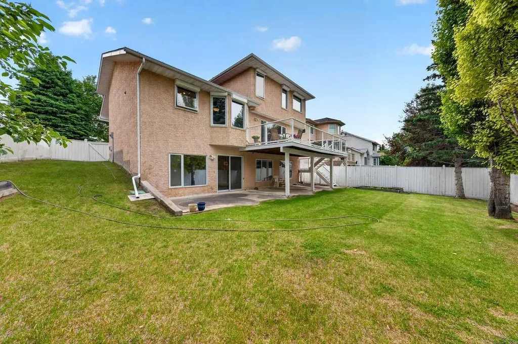 416 Sierra Morena Place SW Calgary AB T3H 2X2