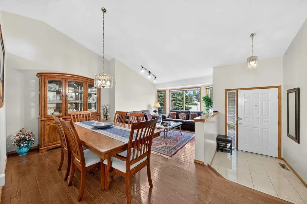 416 Sierra Morena Place SW Calgary AB T3H 2X2