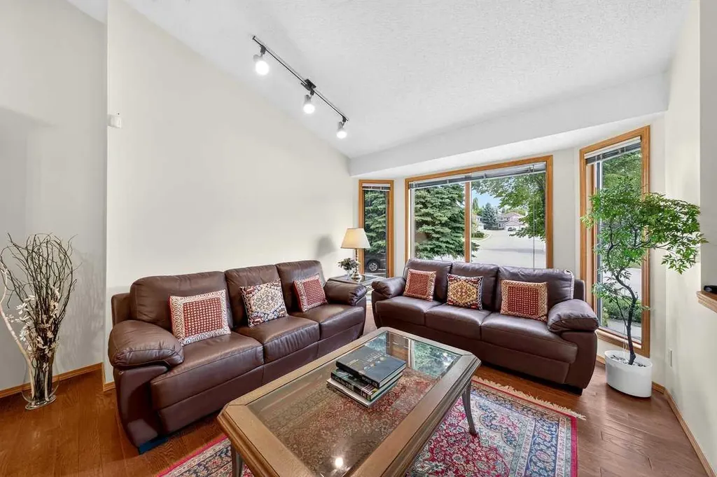 416 Sierra Morena Place SW Calgary AB T3H 2X2