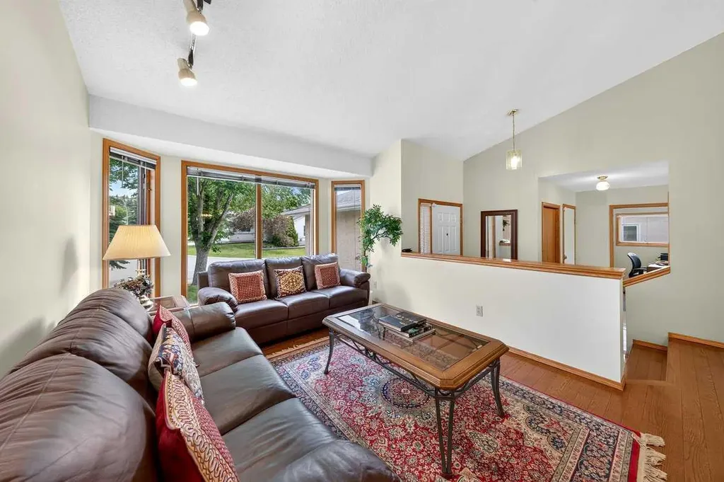 416 Sierra Morena Place SW Calgary AB T3H 2X2