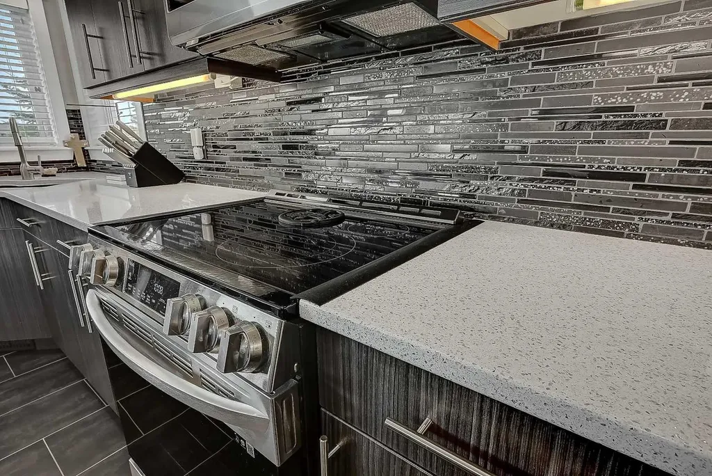 11325 106a Avenue Grande Prairie AB T8V 5X5