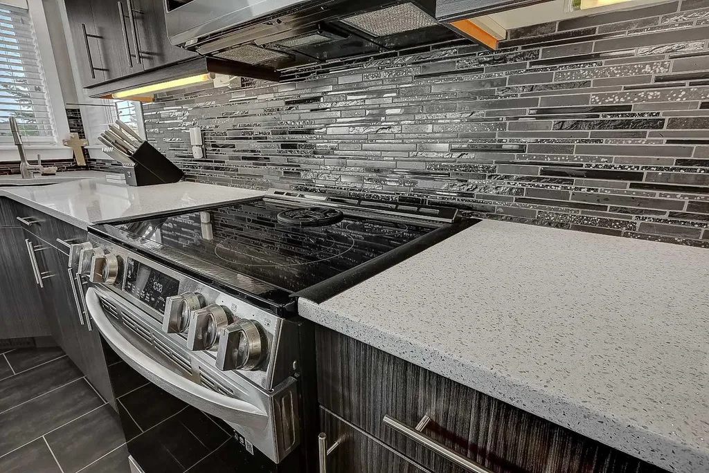 11325 106a Avenue Grande Prairie AB T8V 5X5