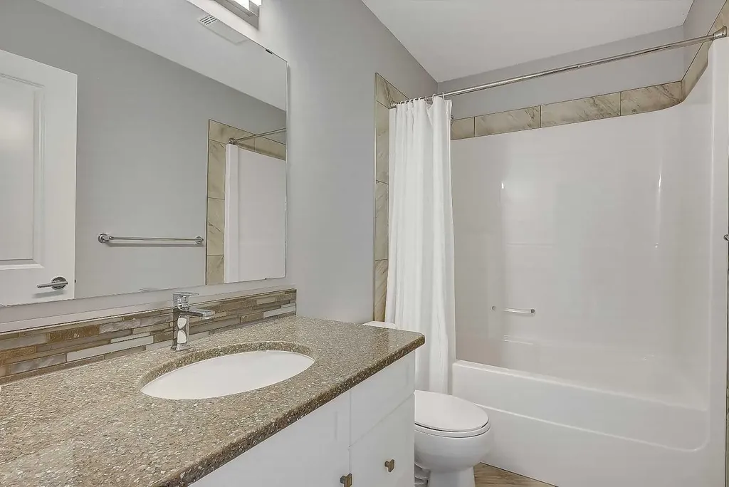 11325 106a Avenue Grande Prairie AB T8V 5X5